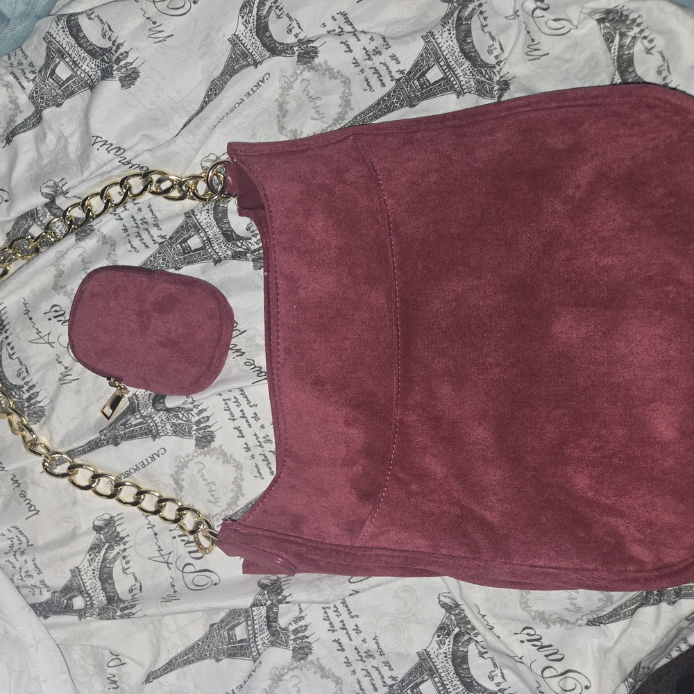 Red and Gold Shoulder Bag with Luxurious Chain Handle